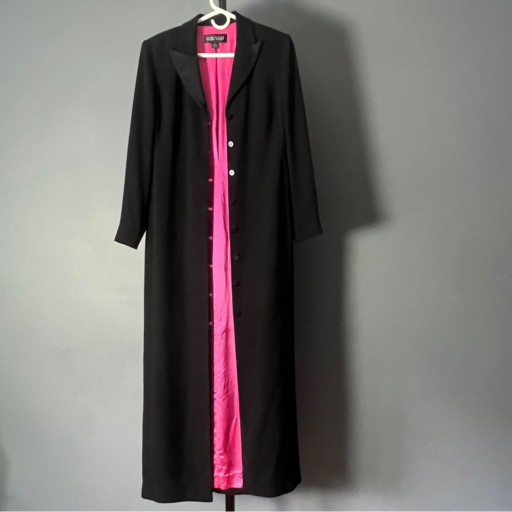 Linda Allard Ellen Tracy Women’s Vintage Long Black Overcoat  Pink Lining 12P